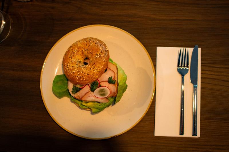 Lunch gerecht bagel bij brasserie plein15