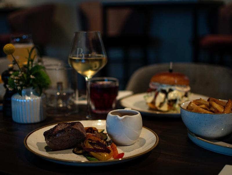 Uiteten in budel bij brasserie plein15